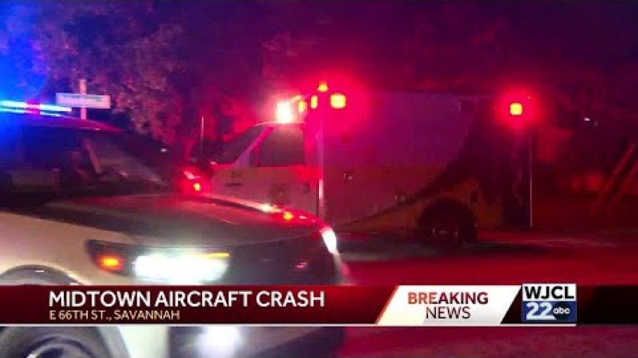 Plane crashes in Savannah neighborhood, pilot killed