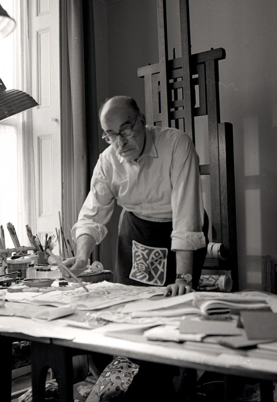 Nikos Xatzikiriakos-Gkikas.jpg