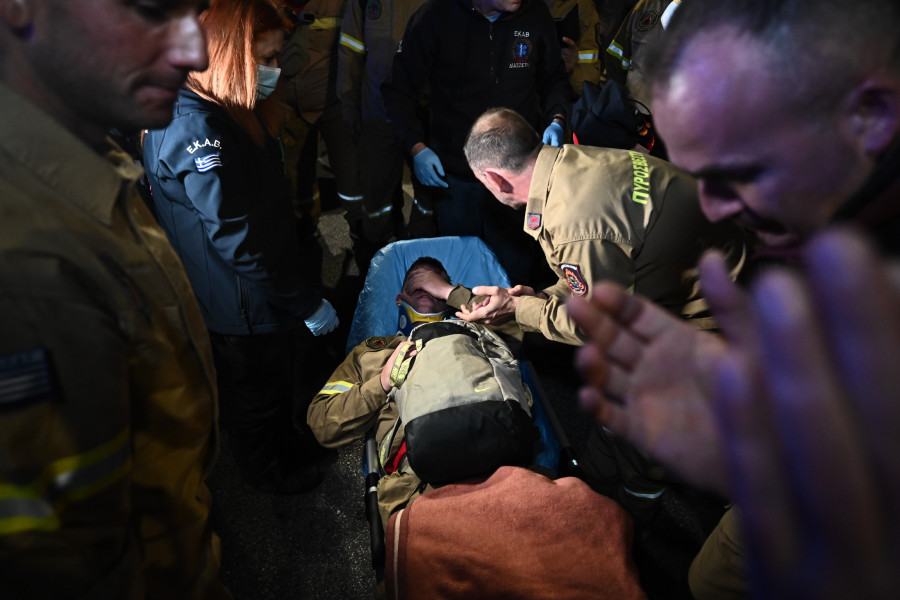 [373045] ÎÎÎ£ÎÎÎÎ£ Î¤Î©Î ÎÎÎÎÎÎ¡Î¤Î¥Î¡ÎÎÎÎÎ©Î ÎÎ ÎÎ§ÎÎÎ©Î Î Î¥Î¡ÎÎ£ÎÎÎ£Î¤Î©Î Î£Î¤Î Î¥Î ÎÎ¥Î¡ÎÎÎÎ ÎÎÎÎÎÎ¤ÎÎÎÎ£ ÎÎ¡ÎÎ£ÎÎ£ ÎÎÎ Î ÎÎÎÎ¤ÎÎÎÎ£ Î Î¡ÎÎ£Î¤ÎÎ£ÎÎÎ£ (ÎÎ©Î£Î¤ÎÎ£ Î¤ÎÎÎ¥ÎÎÎ£/EUROKINISSI)