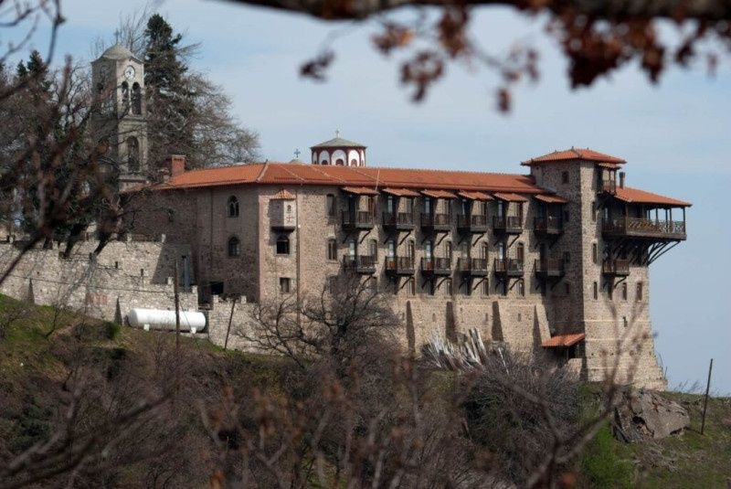 μονη κορωνης