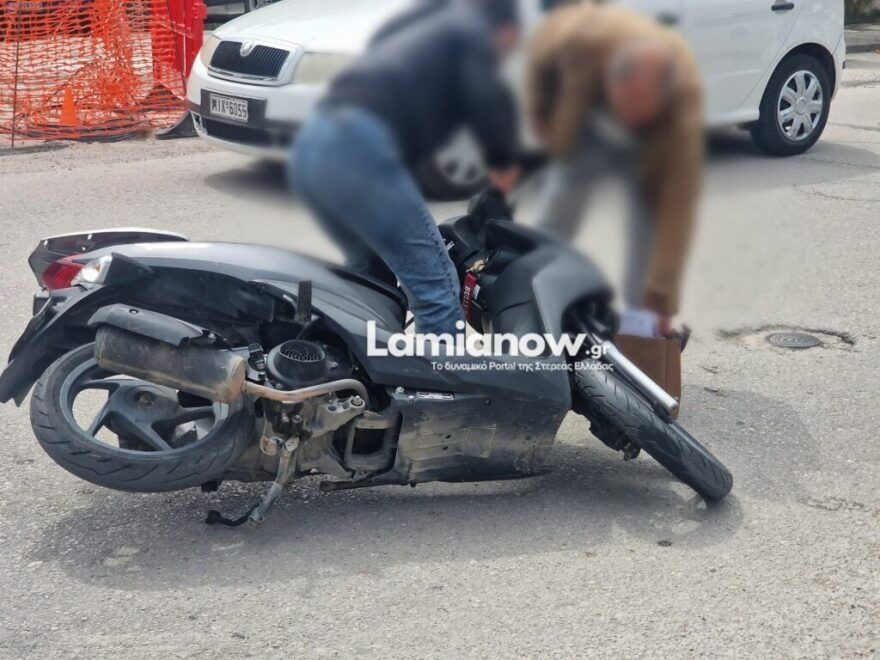 Τροχαίο στη Λαμία: ΙΧ συγκρούστηκε με μηχανάκι που επέβαιναν δύο κοπέλες – Στο νοσοκομείο η μία 