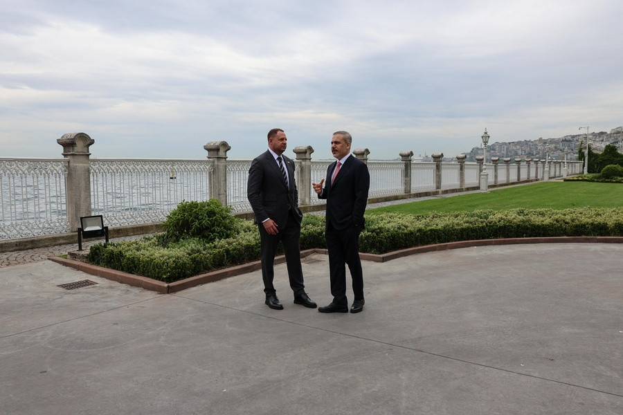 Συνομιλίες στην Κωνσταντινούπολη