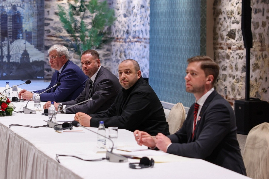 Ειρηνευτικές συνομιλίες στην Κωνσταντινούπολη