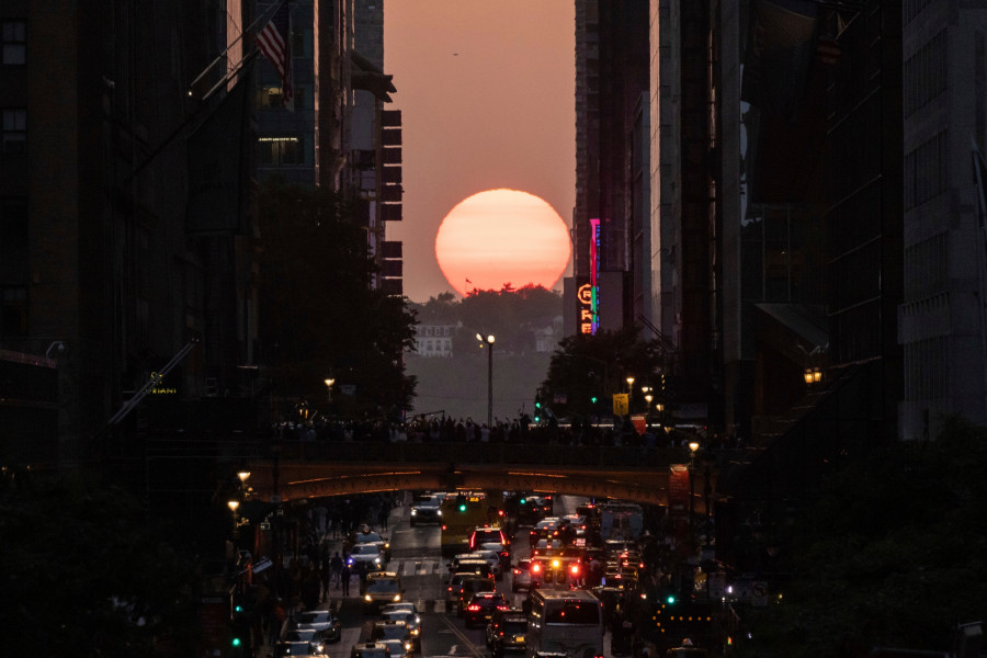 APTOPIX Manhattanhenge