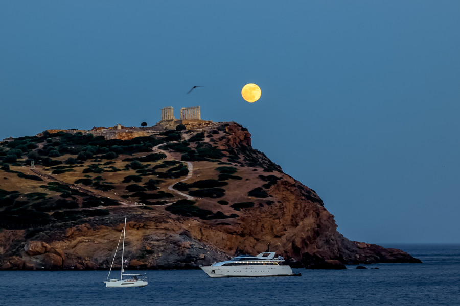 ΣΟΥΝΙΟ. ΜΙΑ ΗΜΕΡΑ ΠΡΙΝ ΤΗ ΠΑΝΣΕΛΗΝΟ ΤΟΥ ΙΟΥΝΙΟΥ