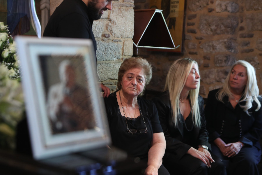 [378619] ΣΕ ΛΑΪΚΟ ΠΡΟΣΚΥΝΗΜΑ Η ΣΟΡΟΣ ΤΟΥ ΠΕΤΡΟΛΟΥΚΑ ΧΑΛΚΙΑ ΣΤΗΝ ΜΗΤΡΟΠΟΛΗ ΑΘΗΝΩΝ (ΣΩΤΗΡΗΣ ΔΗΜΗΤΡΟΠΟΥΛΟΣ/EUROKINISSI)