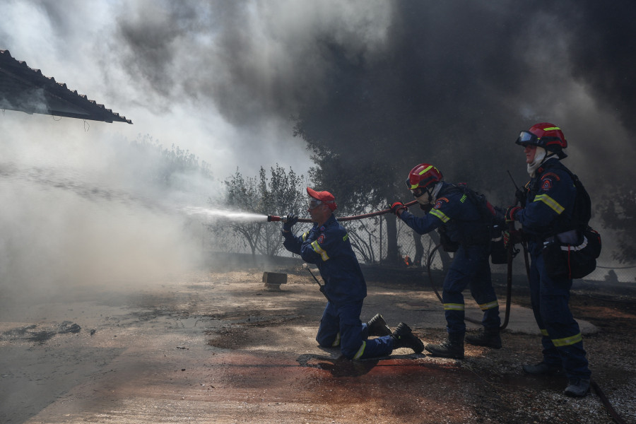 ΦΩΤΙΑ ΣΤΗΝ ΠΑΛΑΙΑ ΦΩΚΑΙΑ ΑΤΤΙΚΗΣ