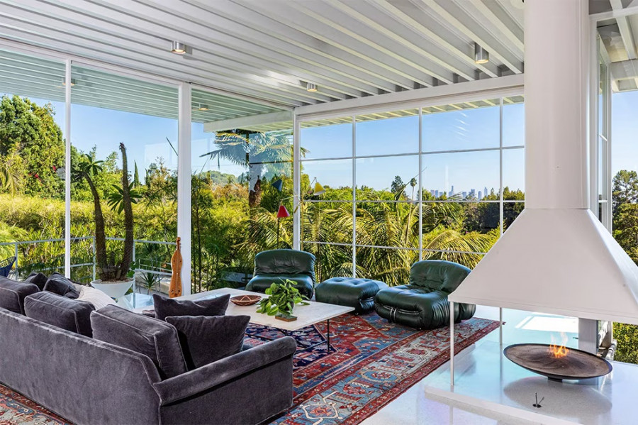 brad pitt steel house.jpg