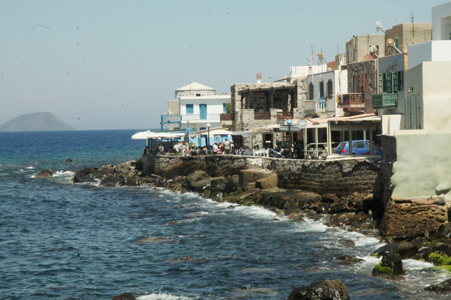 νίσυρος-θαλασσα