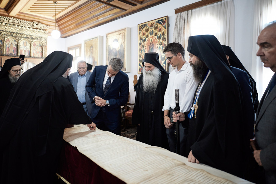 [378986] ΕΠΙΣΚΕΨΗ ΤΟΥ ΠΡΩΘΥΠΟΥΡΓΟΥ ΚΥΡΙΑΚΟΥ ΜΗΤΣΟΤΑΚΗ ΣΤΟ ΑΓΙΟ ΟΡΟΣ (ΔΗΜΗΤΡΗΣ ΠΑΠΑΜΗΤΣΟΣ/ΓΡΑΦΕΙΟ ΤΥΠΟΥ ΠΡΩΘΥΠΟΥΡΓΟΥ/EUROKINISSI)