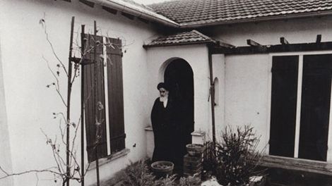 khomeini france.jpg