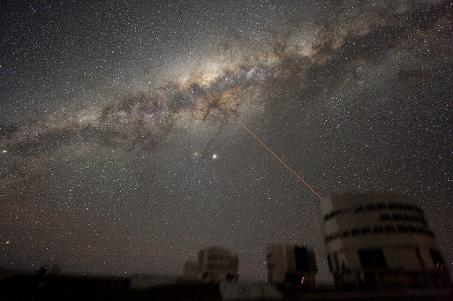 eso-vlt-laser-phot-33a-07.jpg