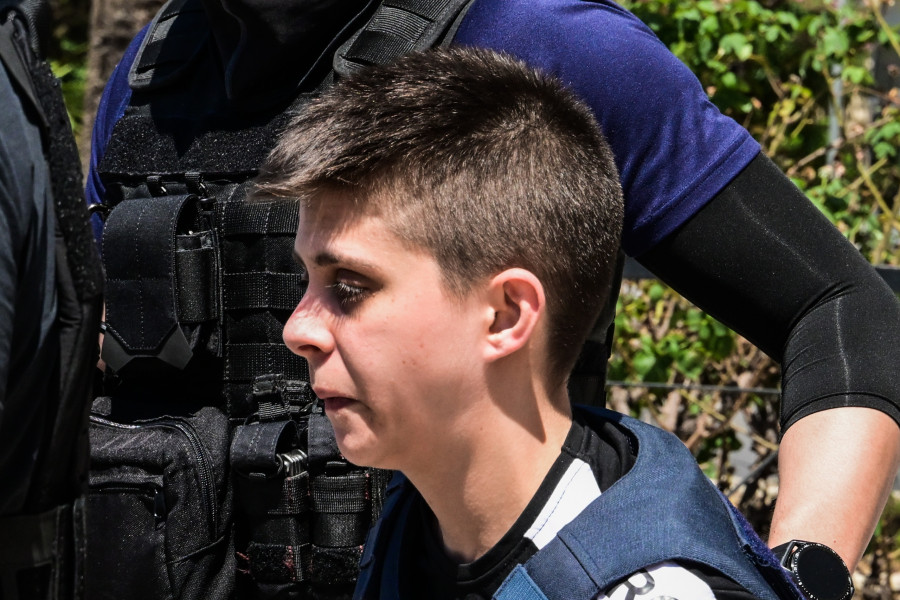 [379155] ΜΕΤΑΓΩΓΗ ΤΗΣ ΕΙΡΗΝΗΣ ΜΟΥΡΤΖΟΥΚΟΥ ΣΤΙΣ ΦΥΛΑΚΕΣ ΚΟΡΥΔΑΛΛΟΥ (ΤΑΤΙΑΝΑ ΜΠΟΛΑΡΗ/EUROKINISSI)