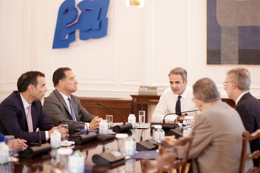 ΣΥΣΚΕΨΗ ΥΠΟ ΤΟΝ ΠΡΩΘΥΠΟΥΡΓΟ ΚΥΡΙΑΚΟ ΜΗΤΣΟΤΑΚΗ ΓΙΑ ΤΗΝ ΠΑΡΟΥΣΙΑΣΗ ΤΟΥ ΨΗΦΙΑΚΟΥ ΕΡΓΑΛΕΙΟΥ ΑΞΙΟΛΟΓΗΣΗΣ ΤΗΣ ΕΜΠΕΙΡΙΑΣ ΤΟΥ ΑΣΘΕΝΟΥΣ ΣΤΑ ΝΟΣΟΚΟΜΕΙΑ ΤΟΥ ΕΣΥ (ΔΗΜΗΤΡΗΣ ΠΑΠΑΜΗΤΣΟΣ/ΓΡΑΦΕΙΟ ΤΥΠΟΥ ΠΡΩΘΥΠΟΥΡΓΟΥ/EUROKINISSI)