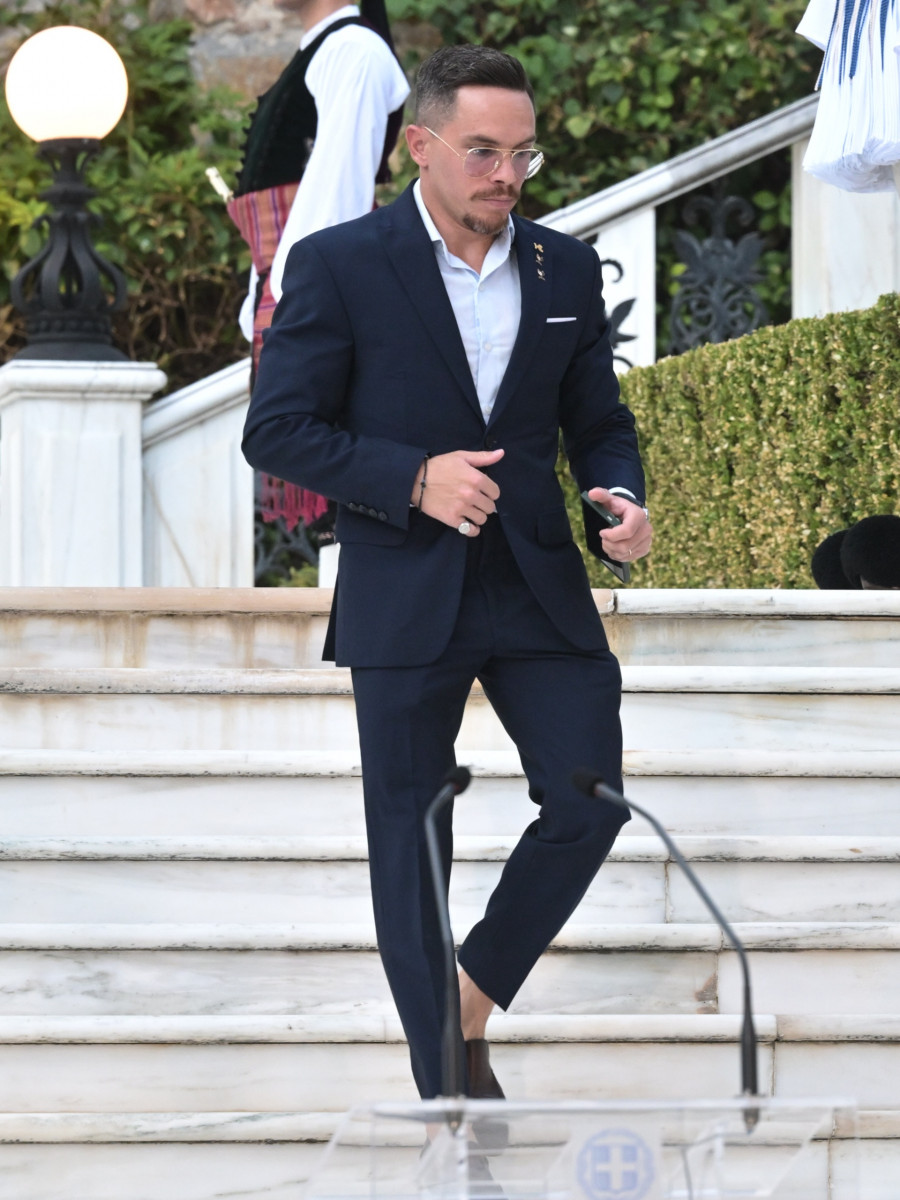 [379384] ΔΕΞΙΩΣΗ ΣΤΟ ΠΡΟΕΔΡΙΚΟ ΜΕΓΑΡΟ ΓΙΑ ΤΗΝ 51η ΕΠΕΤΕΙΟ ΑΠΟΚΑΤΑΣΤΑΣΗΣ ΤΗΣ ΔΗΜΟΚΡΑΤΙΑΣ (ΤΑΤΙΑΝΑ ΜΠΟΛΑΡΗ/EUROKINISSI)