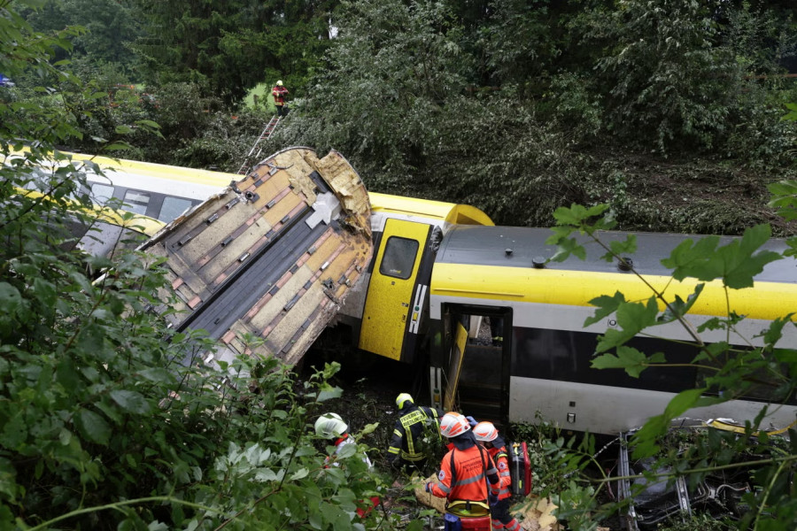germanytrainderailed95035-1.jpg