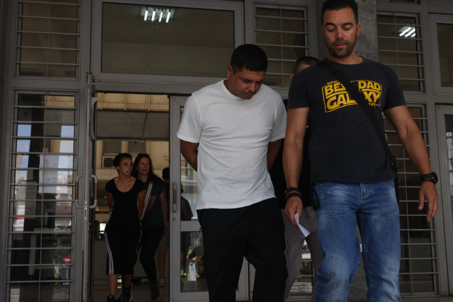 Θεσσαλονίκη: Δίωξη για κακούργημα στον 37χρονο και την 24χρονη για τον βιασμό της 10χρονης κόρης της