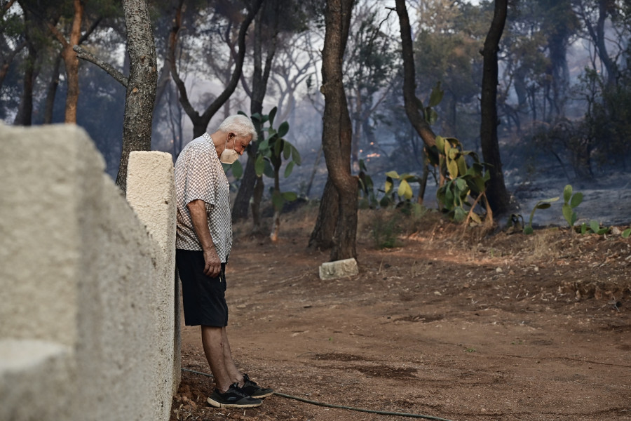 [379657] ΠΥΡΚΑΓΙΑ ΣΤΗ ΠΕΡΙΟΧΗ ΤΗΣ ΚΕΡΑΤΕΑΣ ΣΤΗΝ ΑΤΤΙΚΗ (ΜΙΧΑΛΗΣ ΚΑΡΑΓΙΑΝΝΗΣ/EUROKINISSI)