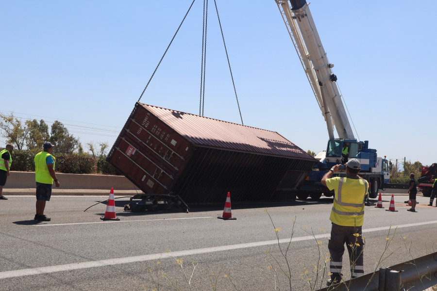 [379698] ΕΚΤΡΟΠΗ ΦΟΡΤΗΓΟΥ ΣΤΑ ΔΙΟΔΙΑ ΤΗΣ ΕΛΕΥΣΙΝΑΣ (ΓΙΑΝΝΗΣ ΠΑΝΑΓΟΠΟΥΛΟΣ/EUROKINISSI)
