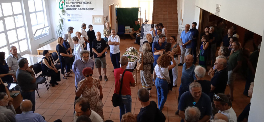 Μπορεί να είναι εικόνα 11 άτομα και πλήθος