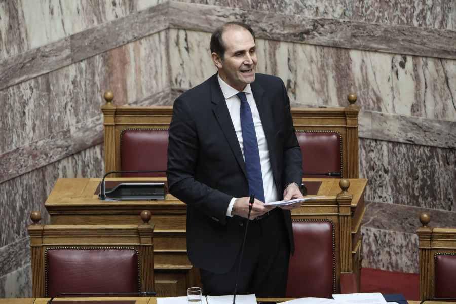 discussion; Parliament; plenary; plenum; Βουλή; Κοινοβούλιο; βουλευτής; ολομέλεια; Επίκαιρες ερωτήσεις; Apostolos Vesyropoulos; Απόστολος Βεσυρόπουλος;