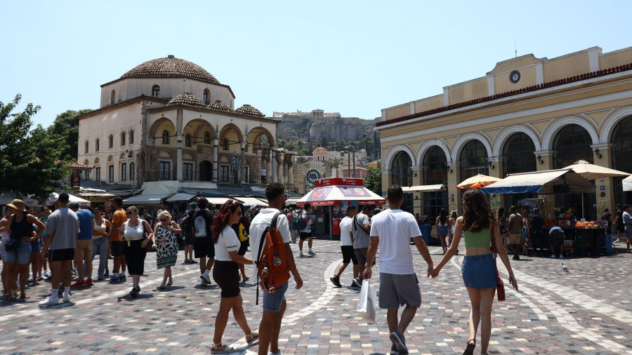 ΤΟΥΡΙΣΤΙΚΗ ΚΙΝΗΣΗ ΣΤΟ ΚΕΝΤΡΟ ΤΗΣ ΑΘΗΝΑΣ