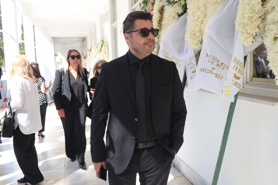 κηδεία- Δημήτρης Κωνσταντάρας 