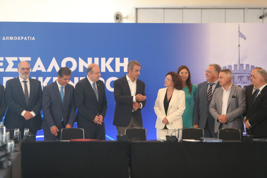 [379962] ΣΥΝΑΝΤΗΣΗ ΤΟΥ ΠΡΩΘΥΠΟΥΡΓΟΥ ΚΥΡΙΑΚΟΥ ΜΗΤΣΟΤΑΚΗ ΜΕ ΒΟΥΛΕΥΤΕΣ ΚΑΙ ΠΡΥΤΑΝΕΙΣ, ΟΜΙΛΙΑ ΣΕ ΕΚΔΗΛΩΣΗ ΓΙΑ ΤΑ ΕΡΓΑ ΠΟΥ ΠΡΑΓΜΑΤΟΠΟΙΟΥΝΤΑΙ ΣΤΗ ΘΕΣΣΑΛΟΝΙΚΗ. ΣΥΣΚΕΨΗ ΜΕ ΠΑΡΑΓΩΓΙΚΟΥΣ ΚΑΙ ΕΠΙΣΤΗΜΟΝΙΚΟΥΣ ΦΟΡΕΙΣ ΤΗΣ ΠΟΛΗΣ (ΒΑΣΙΛΗΣ ΒΕΡΒΕΡΙΔΗΣ / MOTION TEAM)