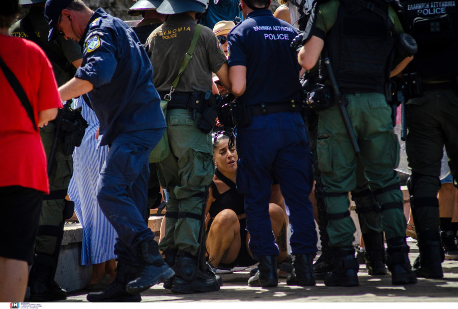 ΣΥΓΚΕΝΤΡΩΣΗ ΣΤΟ ΛΙΜΑΝΙ ΤΣ ΡΟΔΟΥ ΓΙΑ ΤΗΝ ΑΠΑΓΟΡΕΥΣΗ ΕΛΛΙΜΕΝΙΣΜΟΥ ΤΟΥ ΚΡΟΥΑΖΙΕΡΟΠΛΟΙΟΥ 