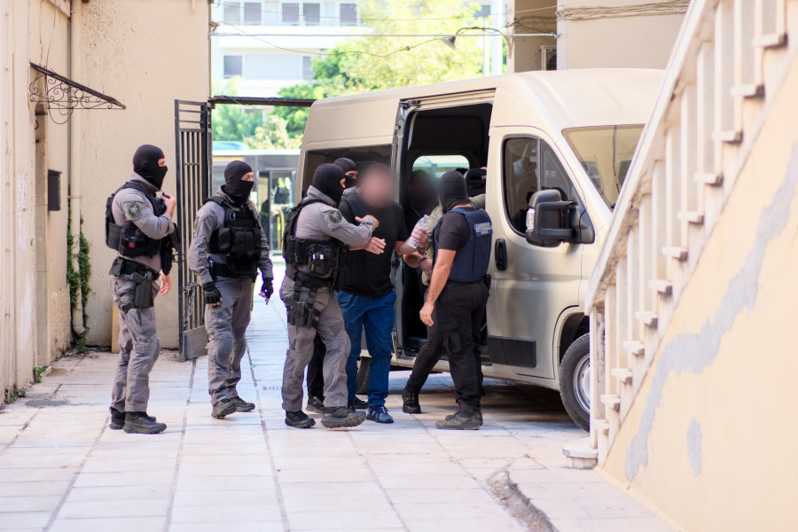 ΜΕΤΑΓΩΓΗ ΣΤΟΝ ΑΝΑΚΡΙΤΗ ΤΗΣ ΠΡΩΤΗΣ ΟΜΑΔΑΣ ΚΑΤΗΓΟΡΟΥΜΕΝΩΝ ΜΕΛΩΝ ΤΗΣ ΕΓΚΛΗΜΑΤΙΚΗΣ ΟΡΓΑΝΩΣΗΣ ΧΑΝΙΩΝ ΚΑΙ ΡΕΘΥΜΟΥ ΚΡΗΤΗΣ (ΓΙΑΝΝΗΣ ΑΓΓΕΛΑΚΗΣ / EUROKINISSI)