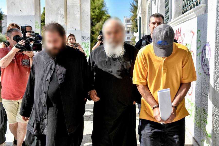 igoumenos, ηγούμενος, κύκλωμα αρχαιοκαπηλίας