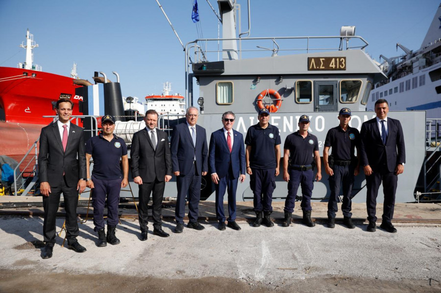 Συνάντηση υπουργών με Νταγκ Μπέργκαμ στα Ναυπηγεία Ελευσίνας.