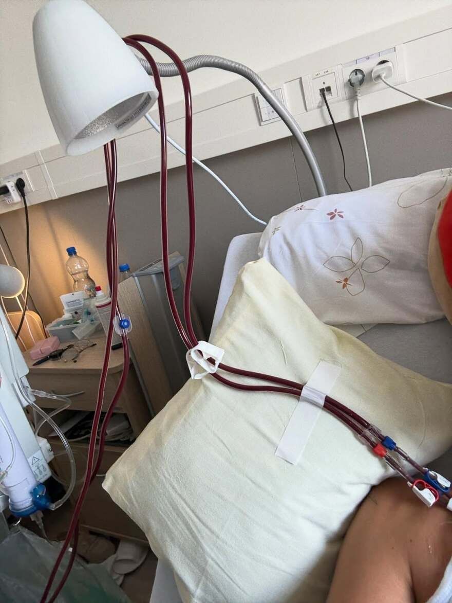 Φωτογραφίες: Η συγκλονιστική, γεμάτη πόνο μάχη της Μπέλα Χαντίντ με τη νόσο του Lyme - Έμαθες να ζεις στη φυλακή του παράλυτου μυαλού σου, γράφει η μητέρα της