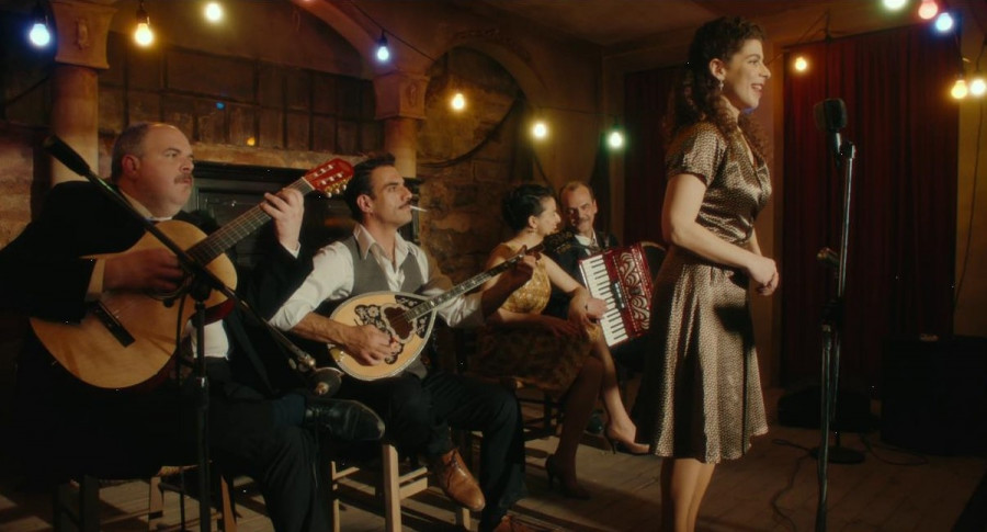 Το σπίτι δίπλα στο ποτάμι