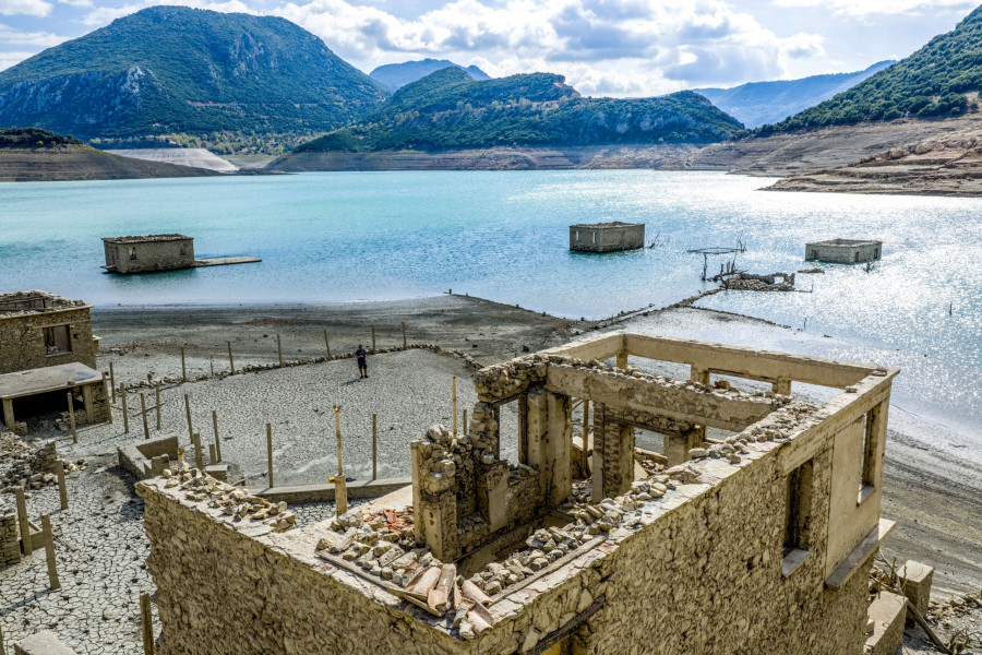 ΤΟ ΒΥΘΙΣΜΕΝΟ ΧΩΡΙΟ ΚΑΛΛΙΟ 