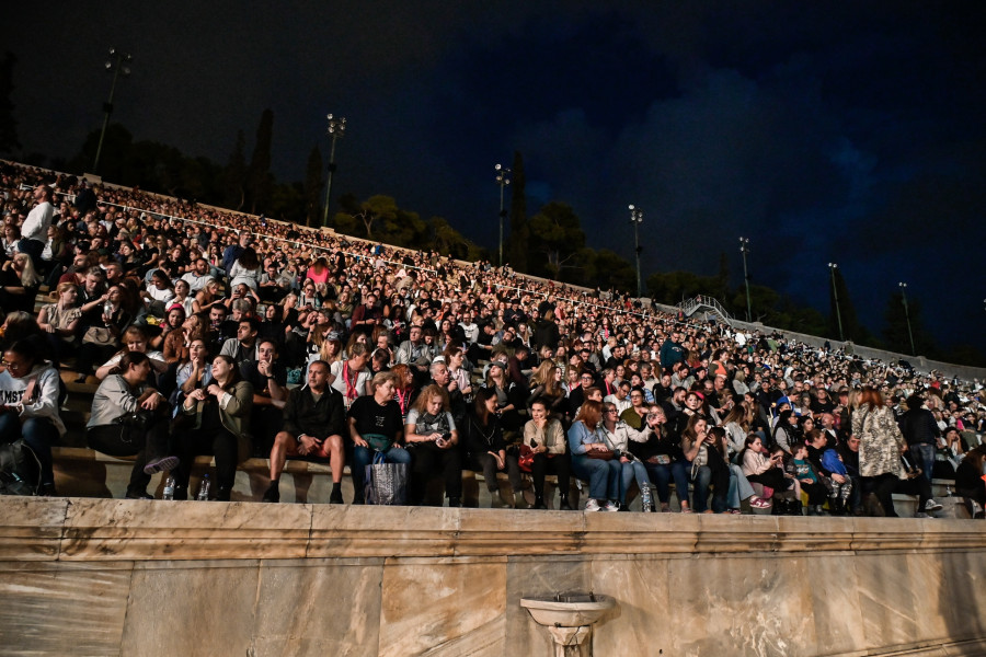 [380812] ΣΥΝΑΥΛΙΑ ΤΟΥ ROBBIE WILLIAMS ΣΤΗΝ ΑΘΗΝΑ (ΜΙΧΑΛΗΣ ΠΑΠΑΝΙΚΟΛΑΟΥ/EUROKINISSI)