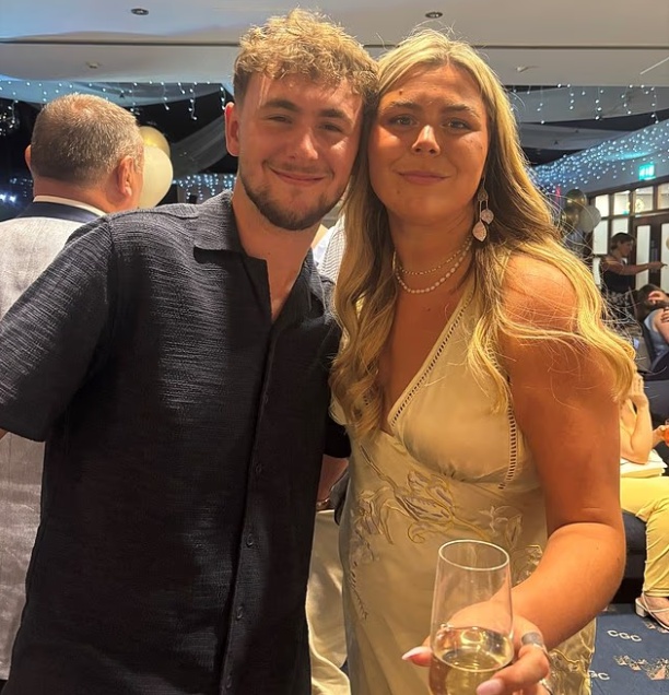 24χρονη - Ουαλία