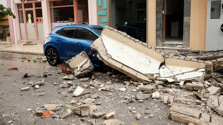 Πτώση μπαλκονιού στο Λαύριο