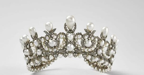 tiara.jpg