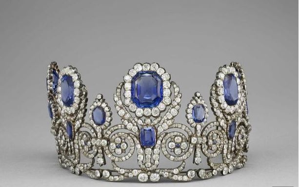 tiara.jpg