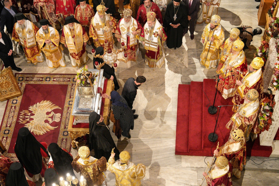 2025; Saint Demetrius; celebration; church; doxology; pilgrims; priest; religion; Άγιος Δημήτριος; άμφια; δοξολογία; εκκλησία; εορτασμός; θρησκεία; ιερέας; παπάδες; παπάς; πολιούχος; προσκυνητές; προσκύνημα;