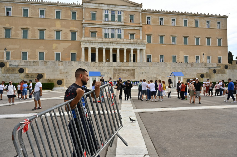 Άγνωστος Στρατιώτης - κιγκλιδώματα