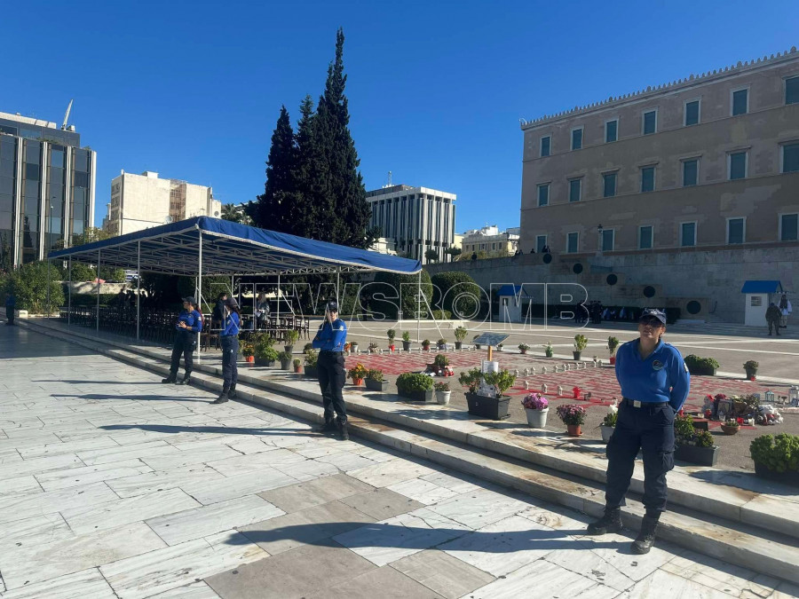 Μαθητική παρέλαση-28η Οκτωβρίου - Σύνταγμα.jpg