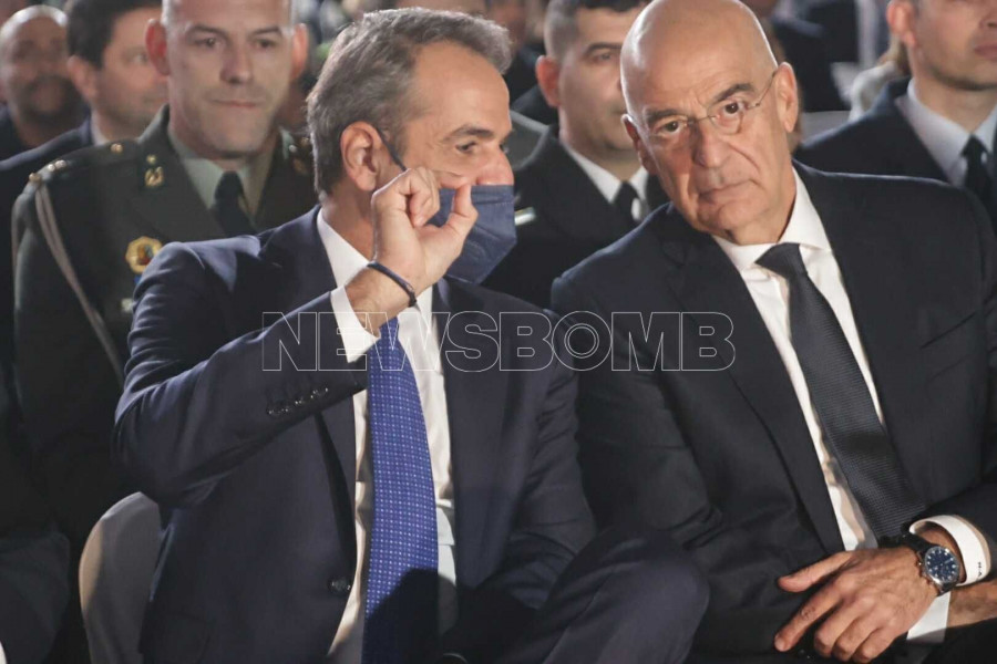 mitsotakis-dendias.jpg