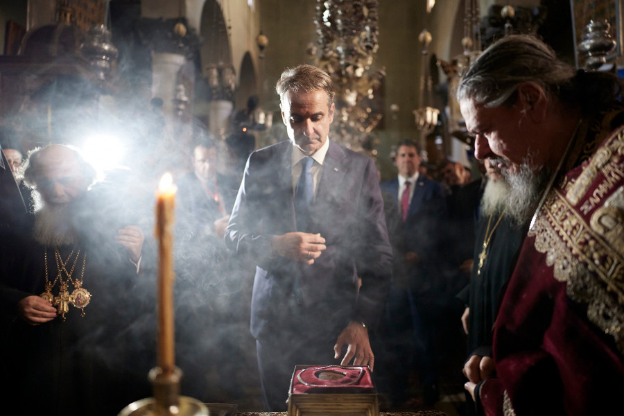 Ο ΠΡΩΘΥΠΟΥΡΓΟΣ ΚΥΡΙΑΚΟΣ ΜΗΤΣΟΤΑΚΗΣ ΣΤΗΝ ΤΕΛΕΤΗ ΕΝΘΡΟΝΙΣΗΣ ΤΟΥ ΝΕΟΥ ΑΡΧΙΕΠΙΣΚΟΠΟΥ ΣΙΝΑ <br><br>Γ.Τ ΠΡΩΘΥΠΟΥΡΓΟΥ ΠΑΠΑΜΗΤΣΟΣ ΔΗΜΗΤΡΗΣ