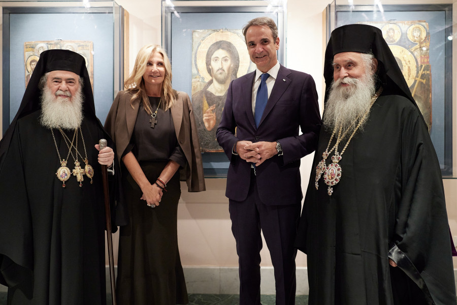 Ο ΠΡΩΘΥΠΟΥΡΓΟΣ ΚΥΡΙΑΚΟΣ ΜΗΤΣΟΤΑΚΗΣ ΣΤΗ ΤΕΛΕΤΗ ΕΝΘΡΟΝΙΣΗΣ ΤΟΥ ΝΕΟΥ ΑΡΧΙΕΠΙΣΚΟΠΟΥ ΣΙΝΑ (ΔΗΜΗΤΡΗΣ ΠΑΠΑΜΗΤΣΟΣ/ΓΡΑΦΕΙΟ ΤΥΠΟΥ ΠΡΩΘΥΠΟΥΡΓΟΥ/EUROKINISSI)