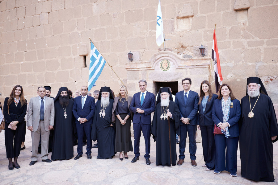 Ο ΠΡΩΘΥΠΟΥΡΓΟΣ ΚΥΡΙΑΚΟΣ ΜΗΤΣΟΤΑΚΗΣ ΣΤΗ ΤΕΛΕΤΗ ΕΝΘΡΟΝΙΣΗΣ ΤΟΥ ΝΕΟΥ ΑΡΧΙΕΠΙΣΚΟΠΟΥ ΣΙΝΑ (ΔΗΜΗΤΡΗΣ ΠΑΠΑΜΗΤΣΟΣ/ΓΡΑΦΕΙΟ ΤΥΠΟΥ ΠΡΩΘΥΠΟΥΡΓΟΥ/EUROKINISSI)