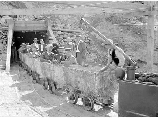 Τα εγκαίνια της σήραγγας Μπογιατίου, φωτογραφία ΕΥΔΑΠ