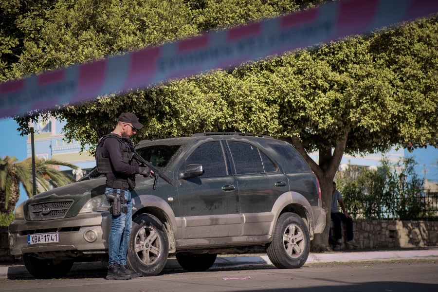 [381724] ΚΗΔΕΙΑ ΤΗΣ 56ΧΡΟΝΗΣ ΘΥΜΑΤΟΣ ΤΩΝ ΔΙΑΣΤΑΥΡΟΥΜΕΝΩΝ ΠΥΡΩΝ ΤΟΥ ΕΝΟΠΛΟΥ ΕΠΕΙΣΟΔΙΟΥ ΣΤΑ ΒΟΡΙΖΙΑ ΗΡΑΚΛΕΙΟΥ (ΓΙΑΝΝΗΣ ΑΓΓΕΛΑΚΗΣ/EUROKINISSI)