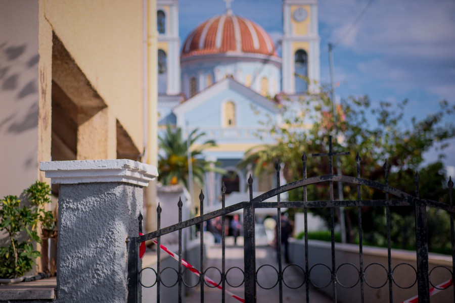 [381724] ΚΗΔΕΙΑ ΤΗΣ 56ΧΡΟΝΗΣ ΘΥΜΑΤΟΣ ΤΩΝ ΔΙΑΣΤΑΥΡΟΥΜΕΝΩΝ ΠΥΡΩΝ ΤΟΥ ΕΝΟΠΛΟΥ ΕΠΕΙΣΟΔΙΟΥ ΣΤΑ ΒΟΡΙΖΙΑ ΗΡΑΚΛΕΙΟΥ (ΓΙΑΝΝΗΣ ΑΓΓΕΛΑΚΗΣ/EUROKINISSI)